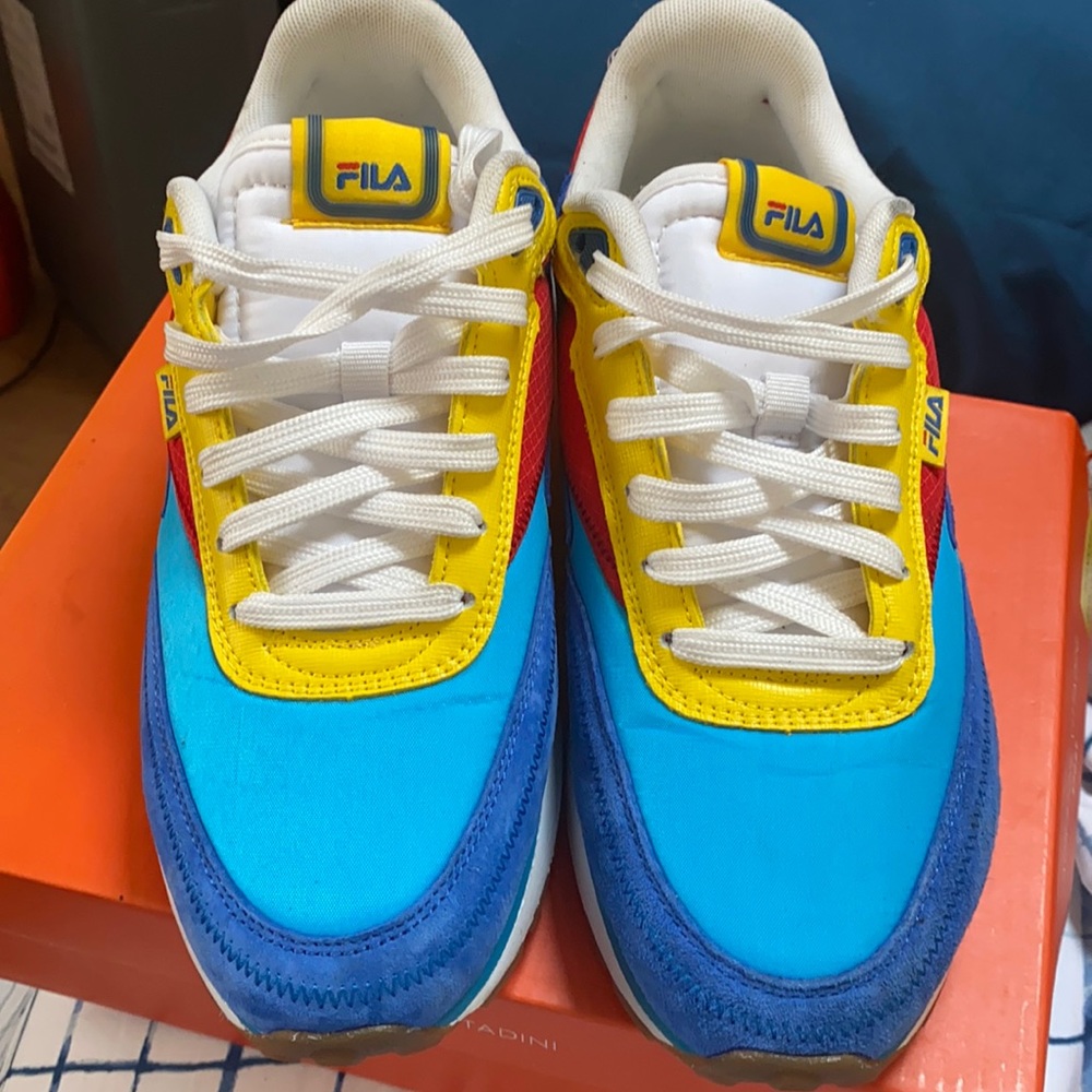 Ladies sneakers